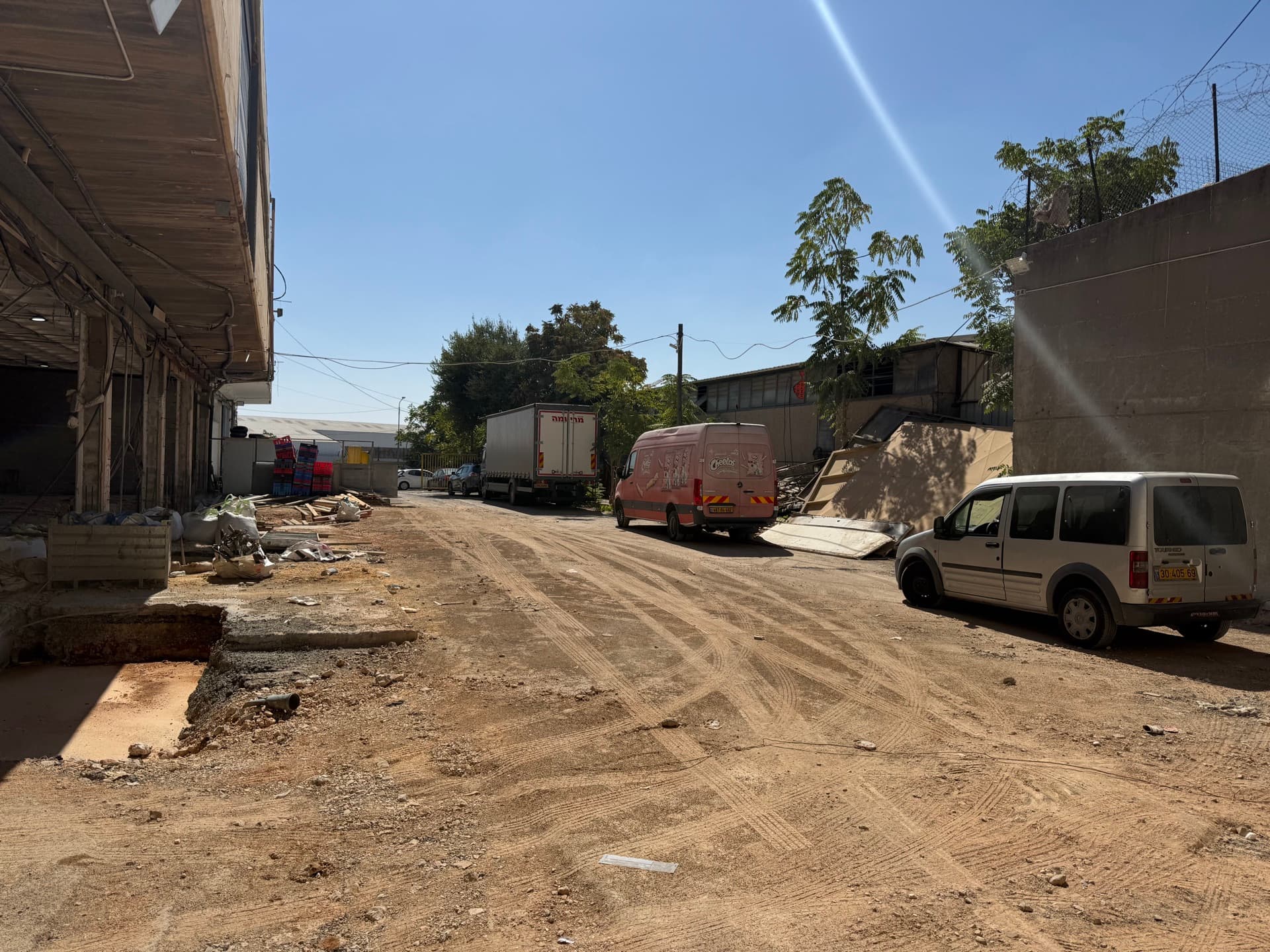 For rent: Industrial, storage and logistics space in Atarot, Jerusalem | 800 m²
