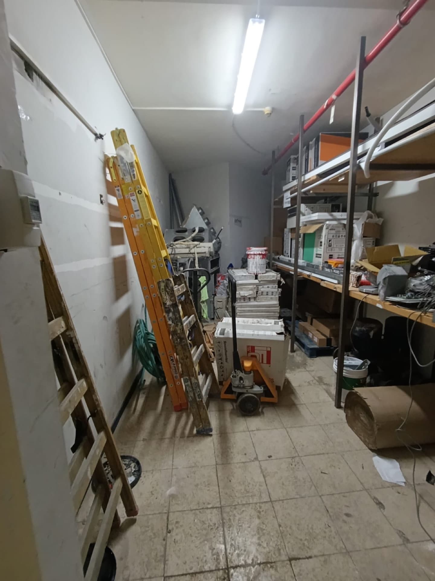 Industrial, storage and logistics space in Har Hotzvim, Jerusalem | 40 m² — image 2