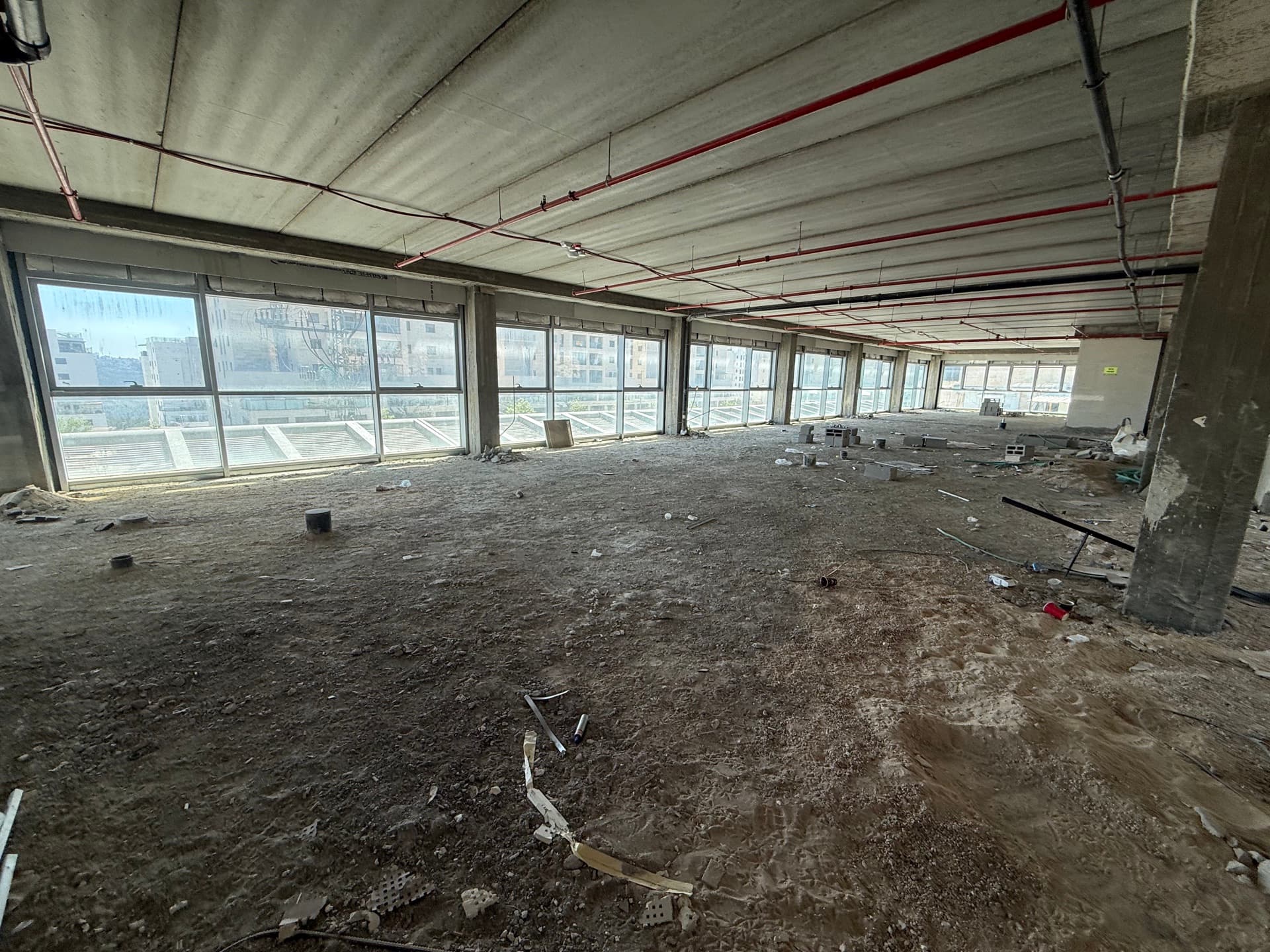 Office space for your next move in Mevaseret Zion | 1,850 m² — image 2