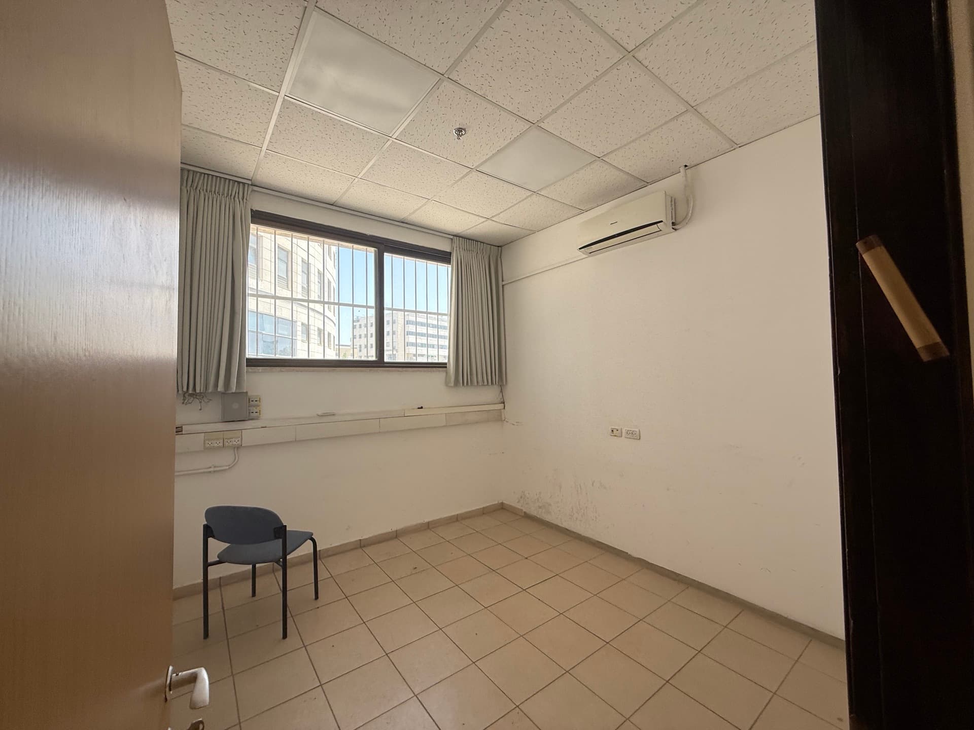 להשכרה: חלל מסחרי להזדמנות הבאה בגבעת שאול, ירושלים | 50 מ״ר — תמונה 3