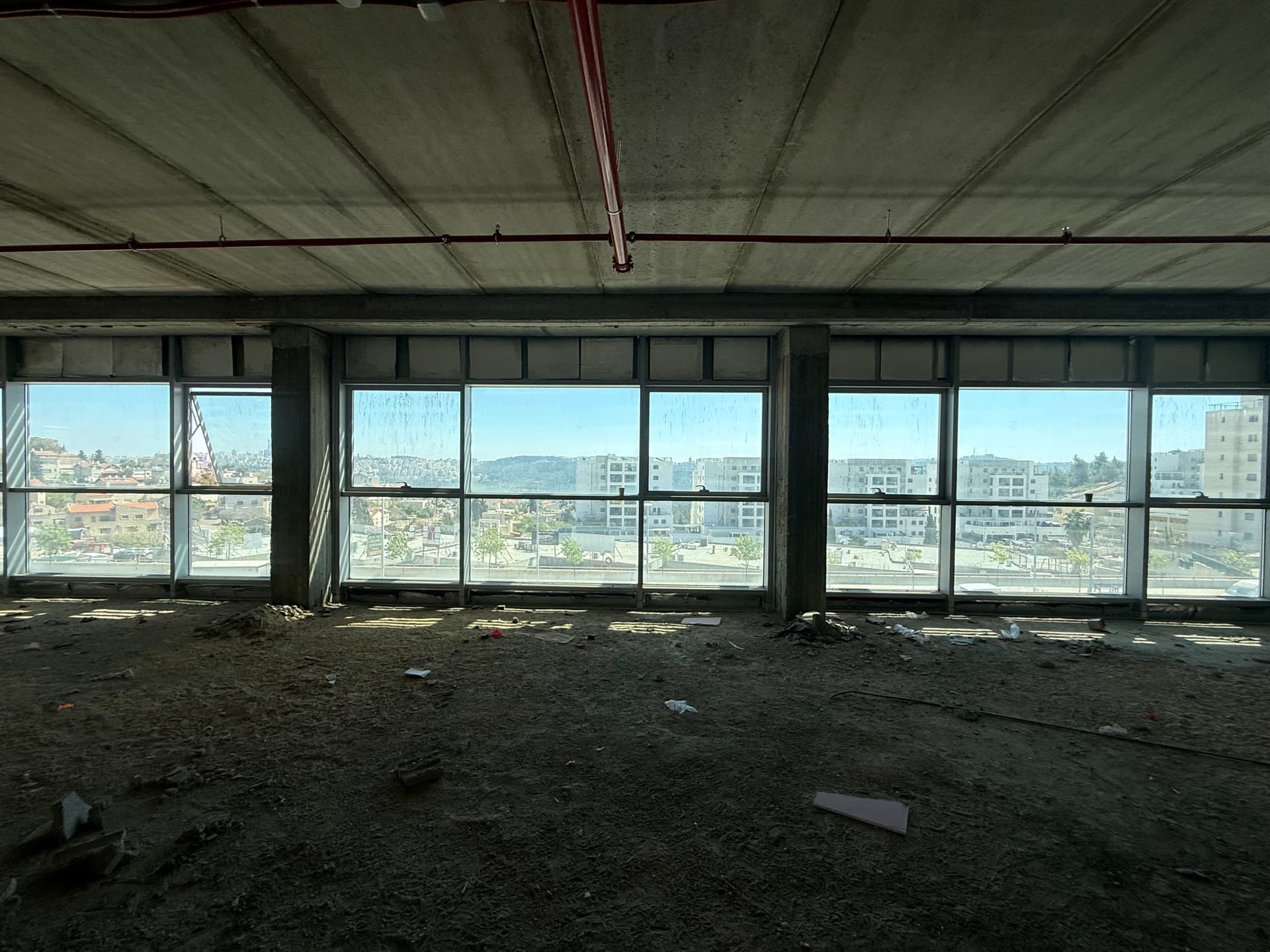Office space for your next move in Mevaseret Zion | 1,850 m² — image 2