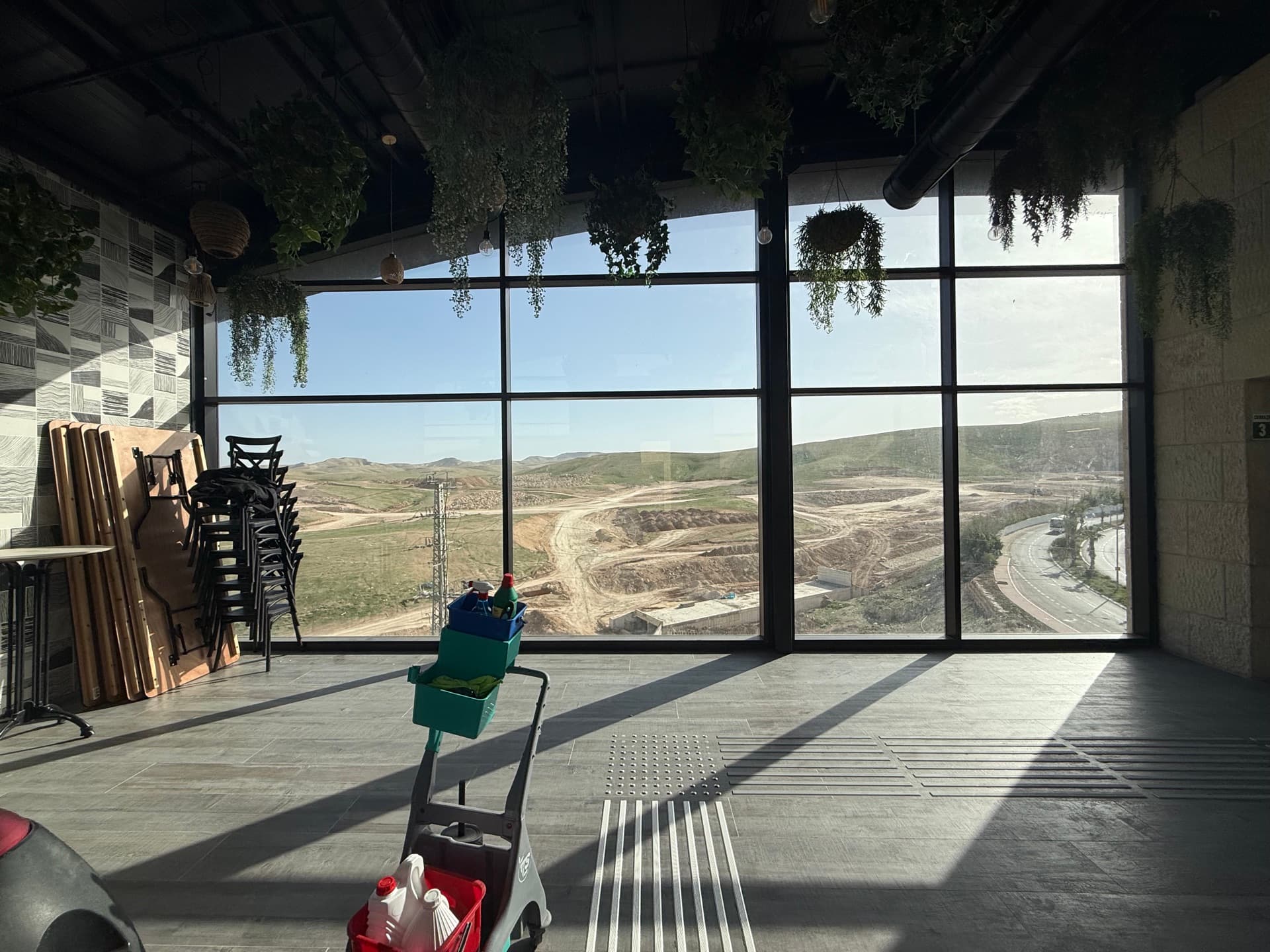 משרד לעסק הבא שלכם במישור אדומים, מעלה אדומים — תמונה 9