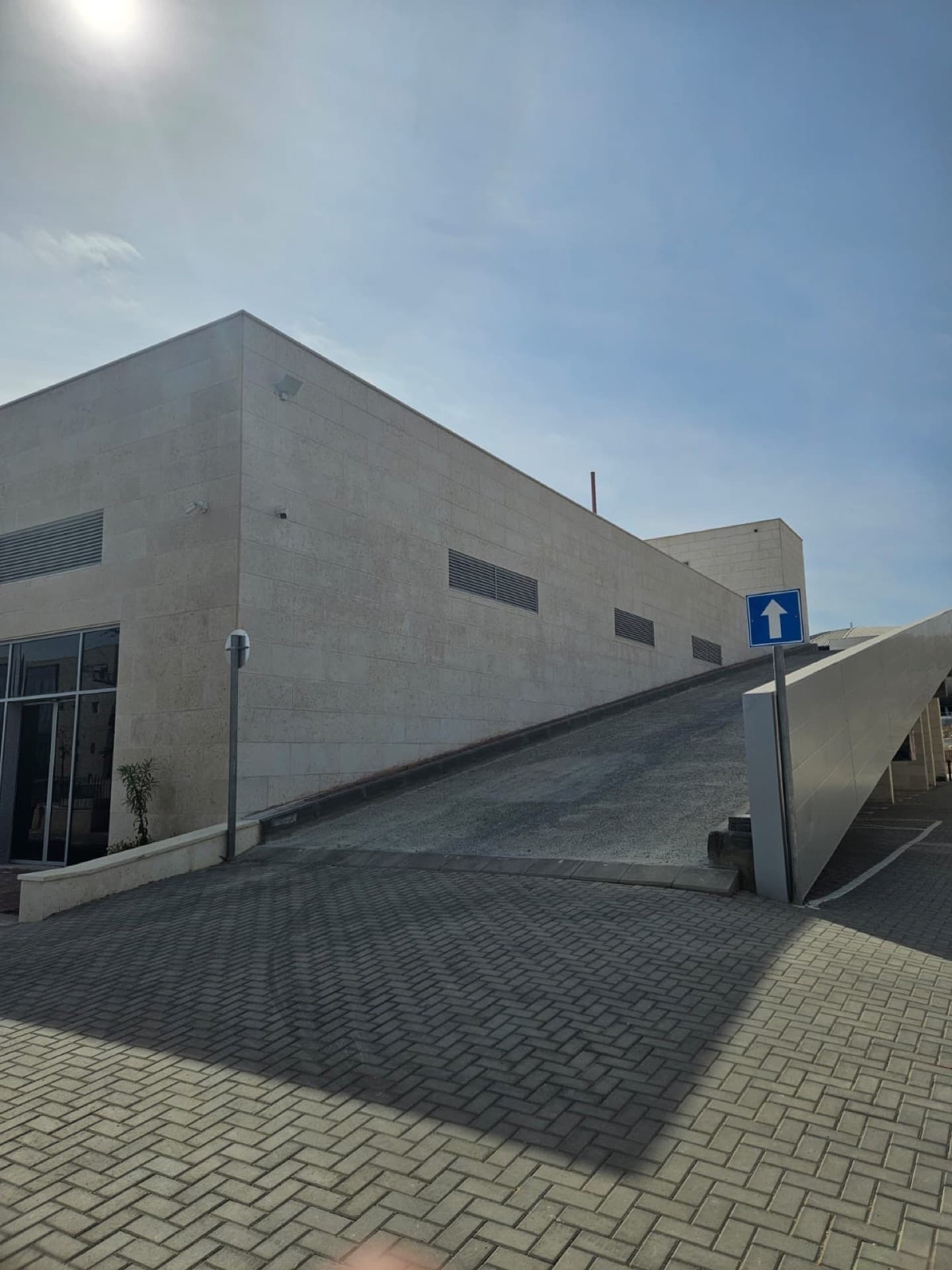 משרד לעסק הבא שלכם במישור אדומים, מעלה אדומים — תמונה 3