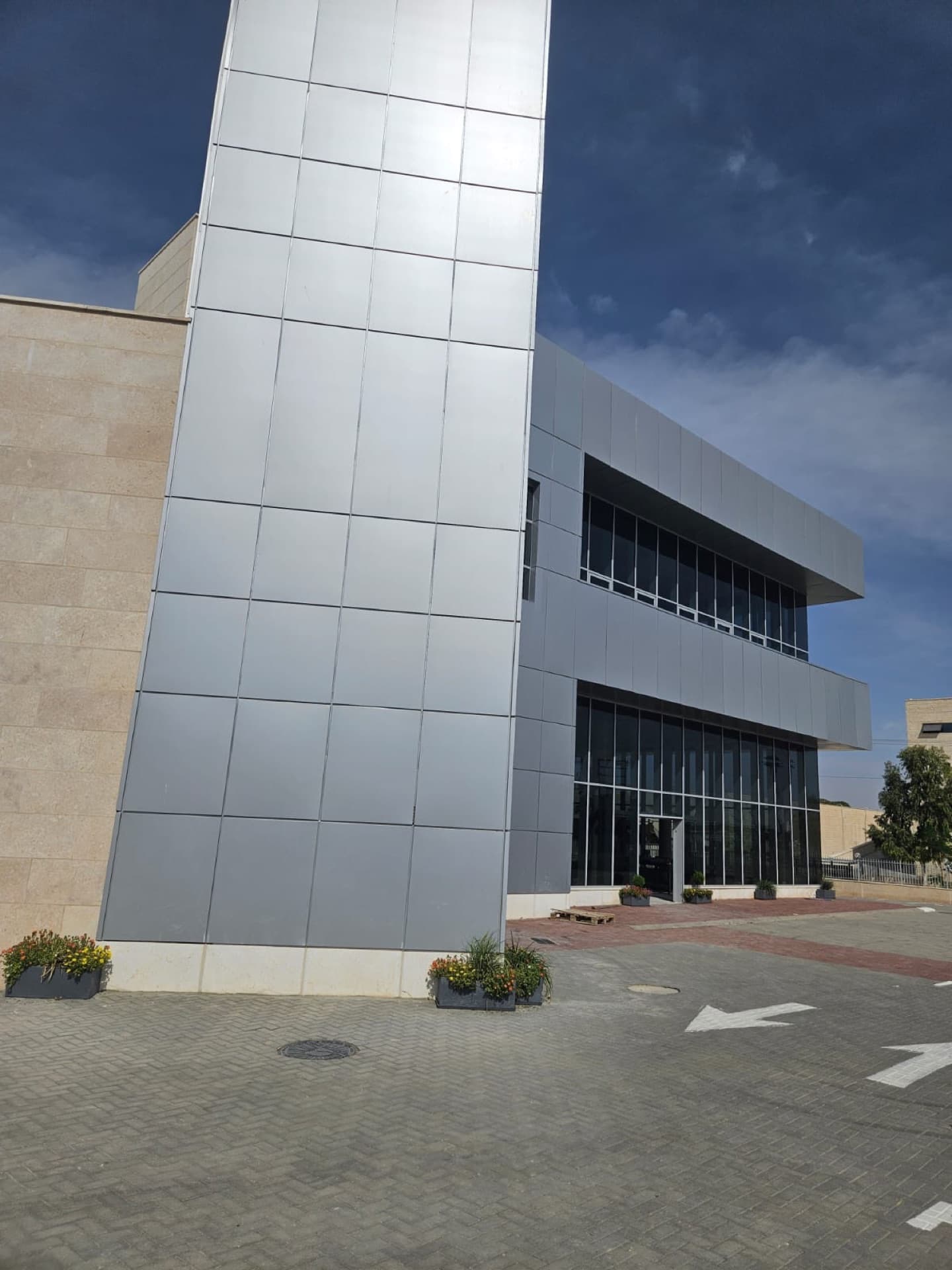 משרד לעסק הבא שלכם במישור אדומים, מעלה אדומים — תמונה 7