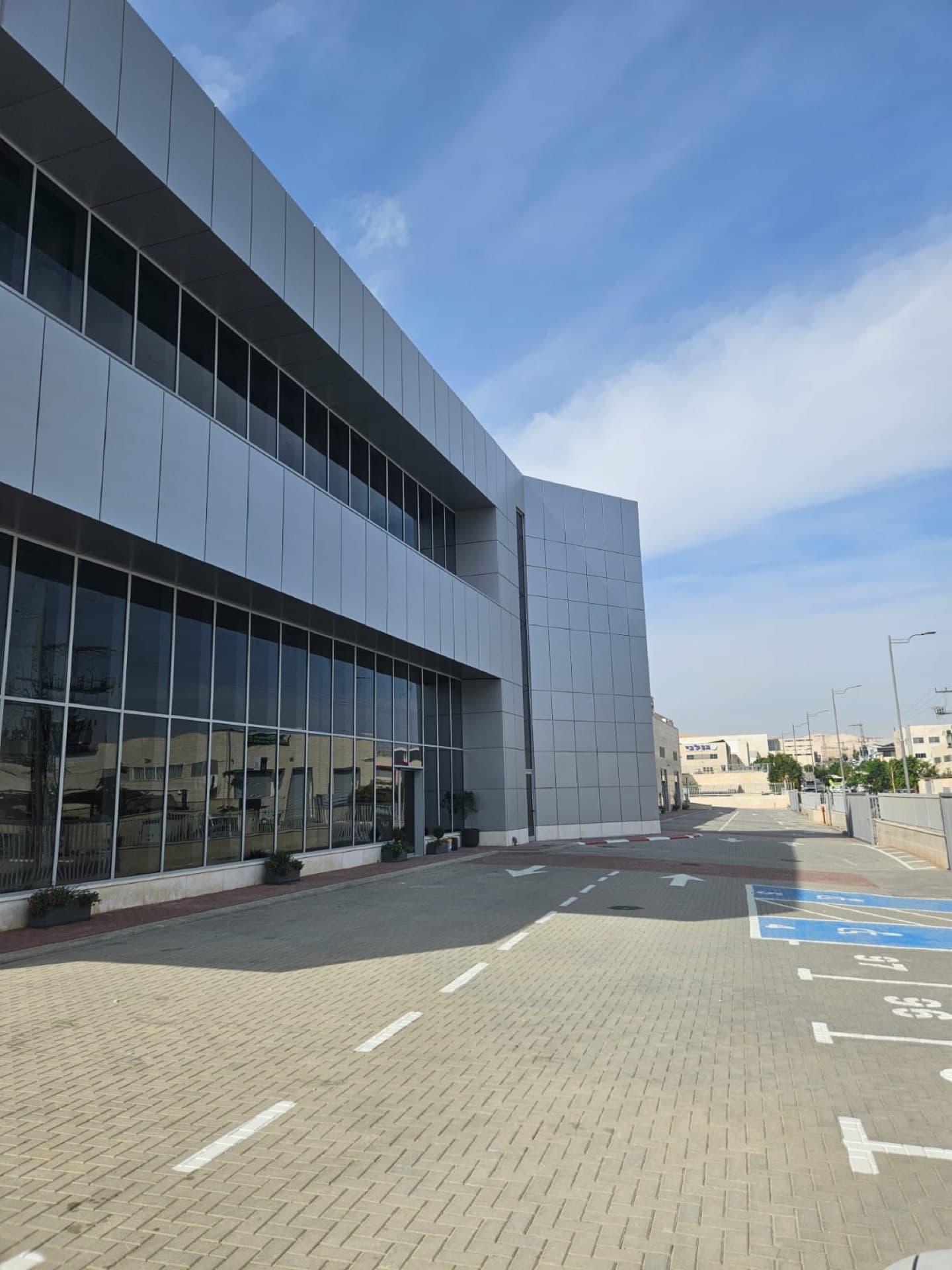 משרד לעסק הבא שלכם במישור אדומים, מעלה אדומים — תמונה 8