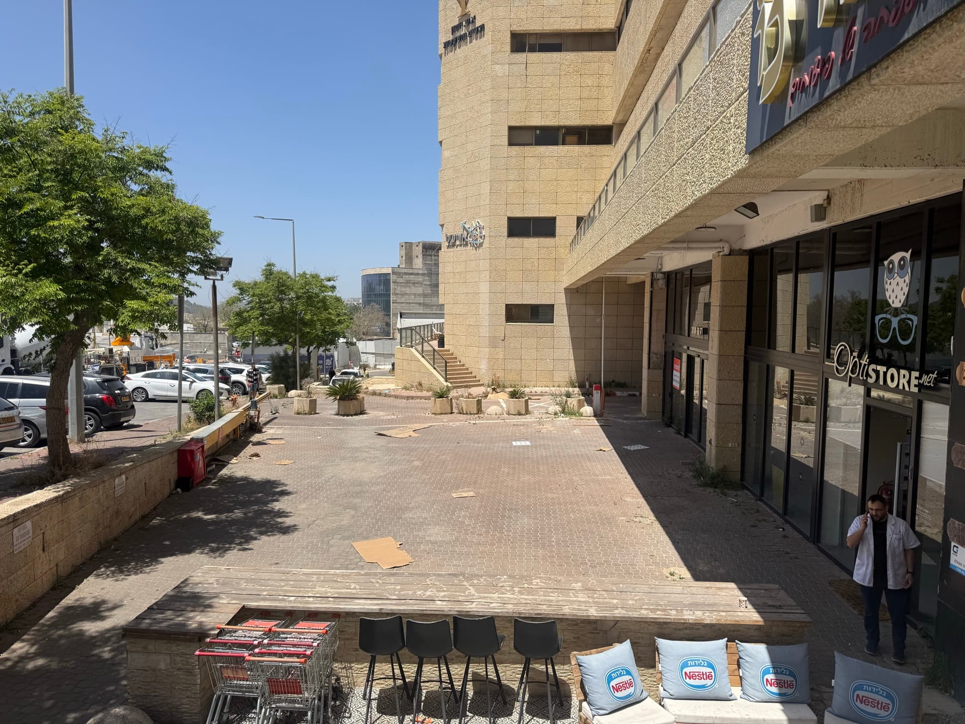 Retail shop for your next commercial opportunity in Talpiot, Jerusalem | 250 m²