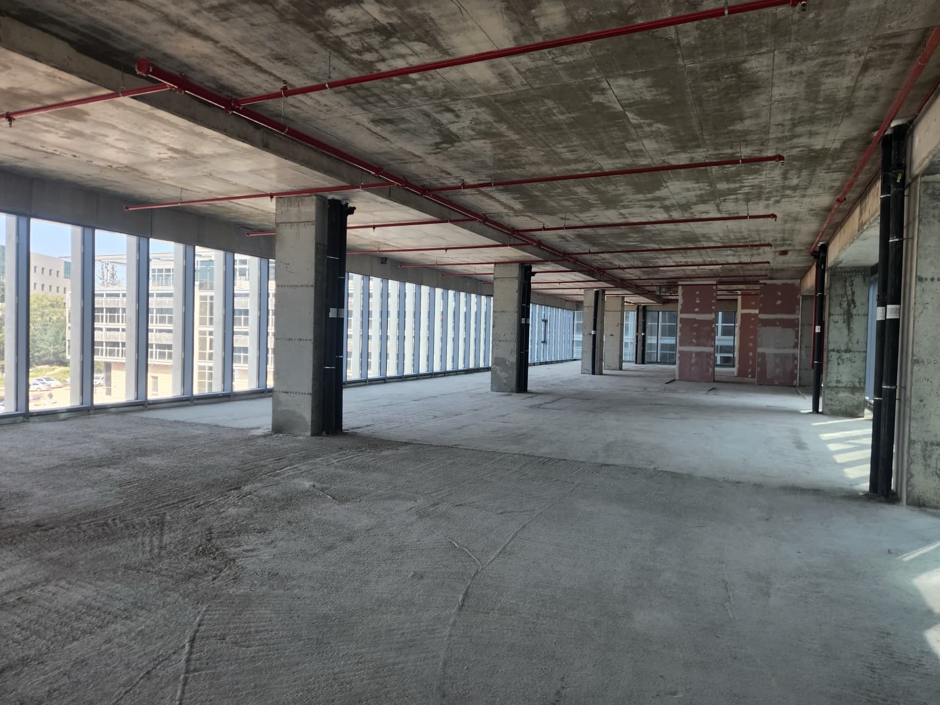 For rent: Commercial space for your next opportunity in Har Hotzvim, Jerusalem — image 2