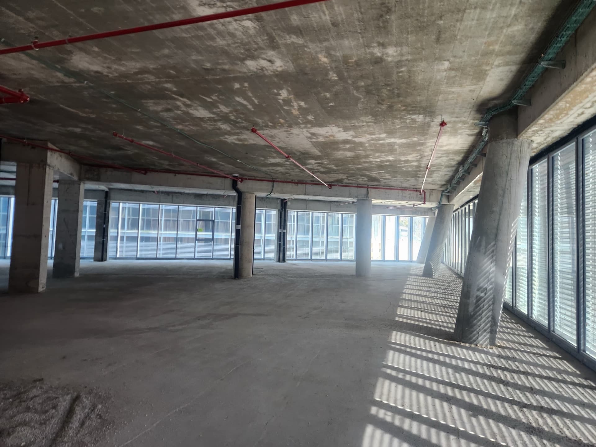 For rent: Commercial space for your next opportunity in Har Hotzvim, Jerusalem — image 4