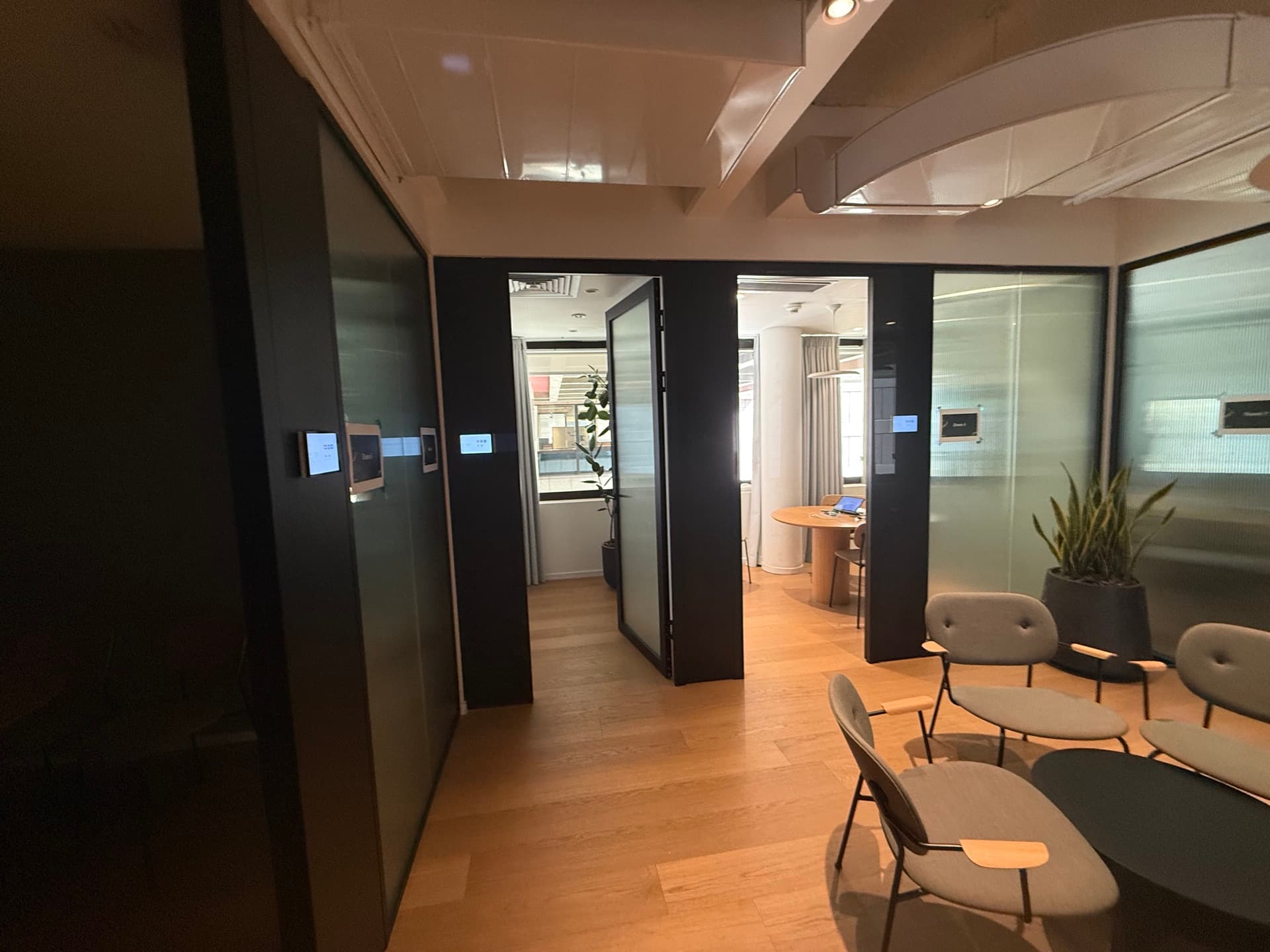 For rent: Office space for your next move in Riscified Building, Shaul HaMelech Street, Tel Aviv | 2,000 m² — image 2