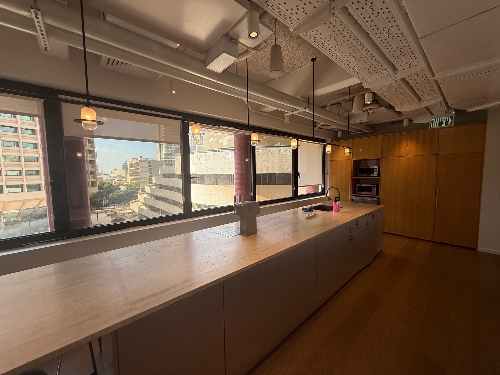 For rent: Office space for your next move in Riscified Building, Shaul HaMelech Street, Tel Aviv | 2,000 m² — image 8